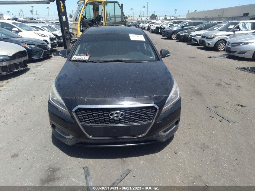 2016 HYUNDAI SONATA HYBRID SE - KMHE24L19GA018959