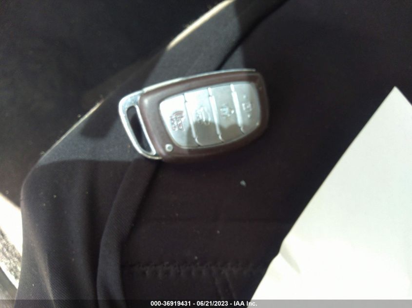 2016 HYUNDAI SONATA HYBRID SE - KMHE24L19GA018959