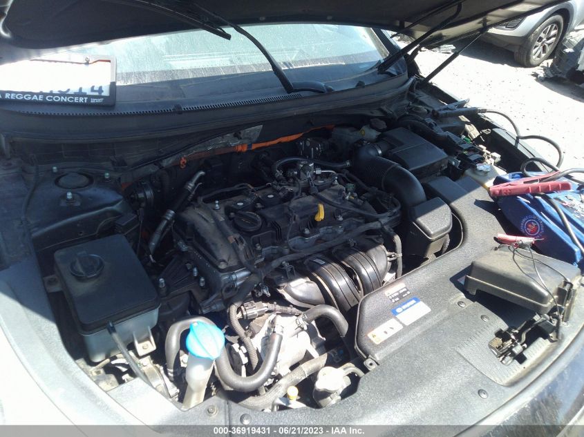 2016 HYUNDAI SONATA HYBRID SE - KMHE24L19GA018959