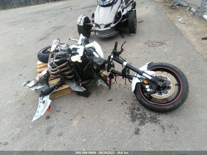 2010 YAMAHA YZFR6 - JYARJ16E5AA020572