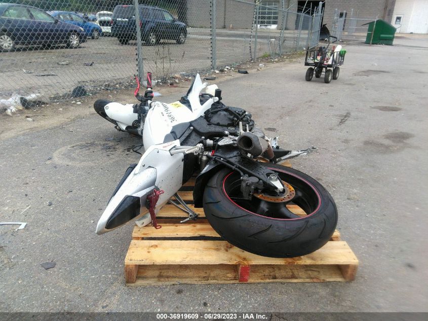 2010 YAMAHA YZFR6 - JYARJ16E5AA020572