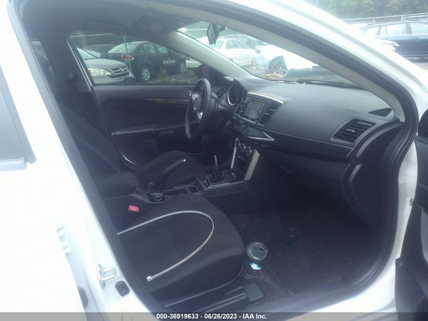 VIN JA32U2FUXHU004823 2017 MITSUBISHI LANCER ES