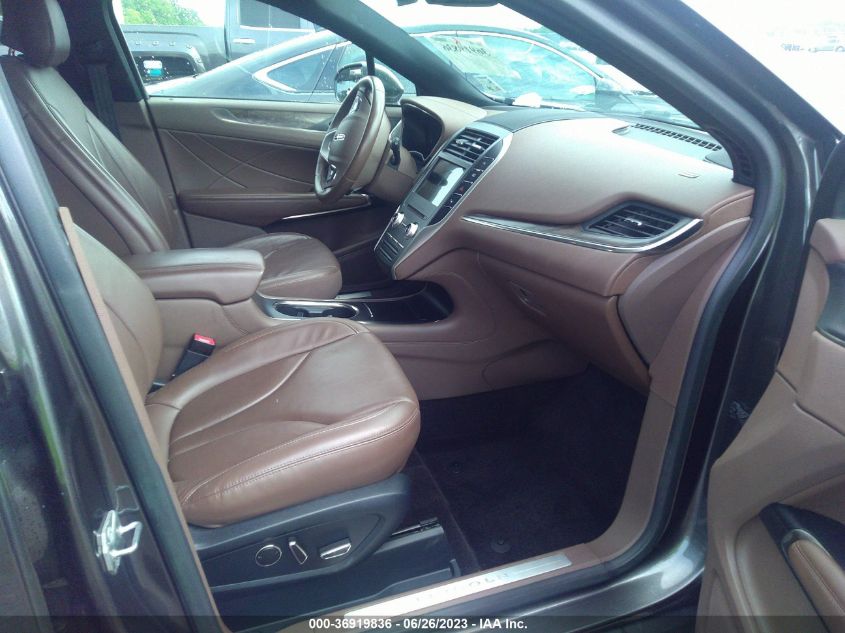 2017 LINCOLN MKC RESERVE - 5LMCJ3D95HUL24725