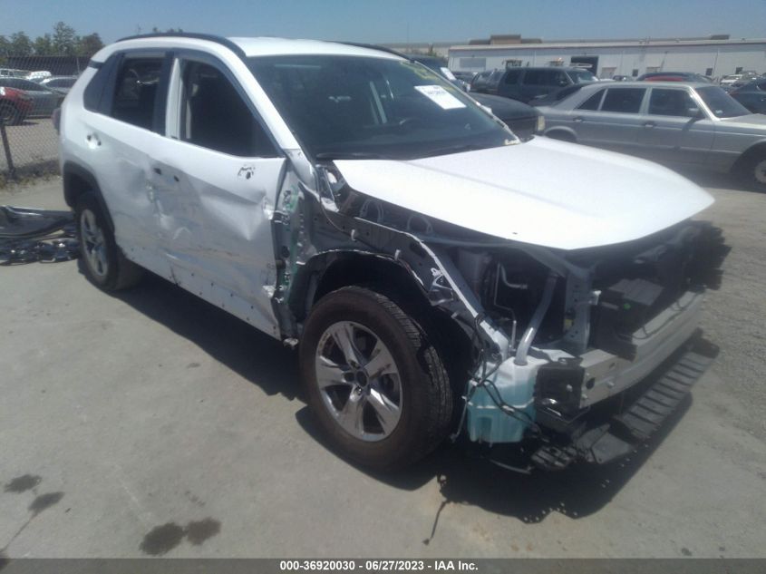 2020 TOYOTA RAV4 XLE - 2T3W1RFV4LW068168