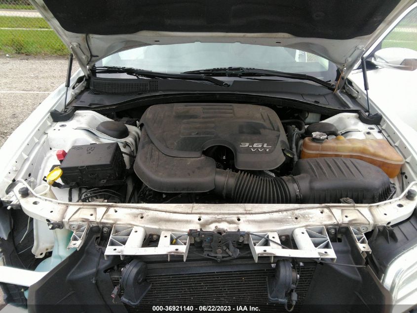 2019 CHRYSLER 300 LIMITED - 2C3CCAEG1KH585738