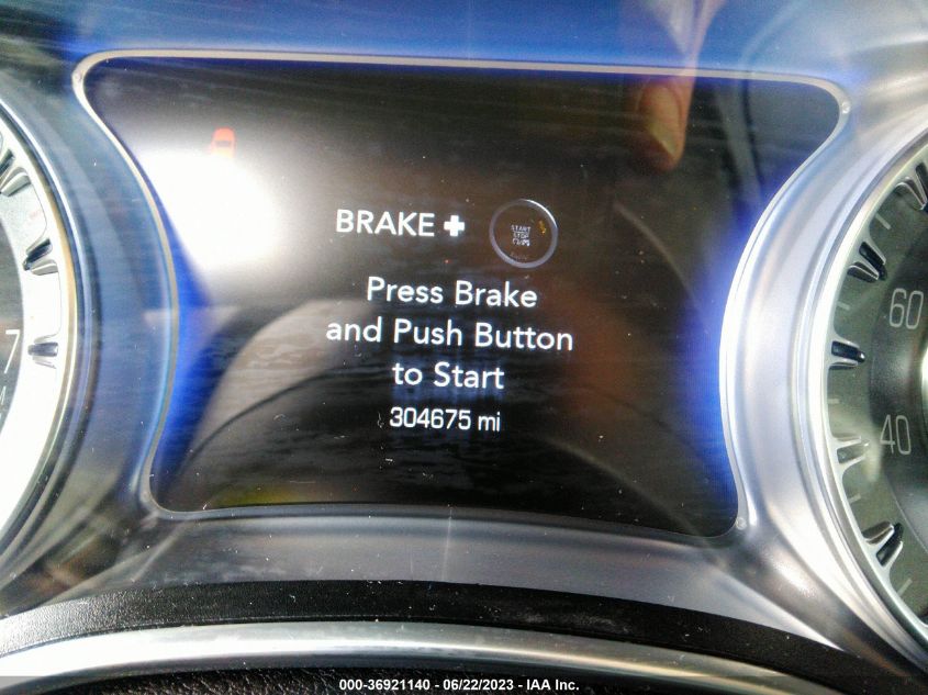 2019 CHRYSLER 300 LIMITED - 2C3CCAEG1KH585738