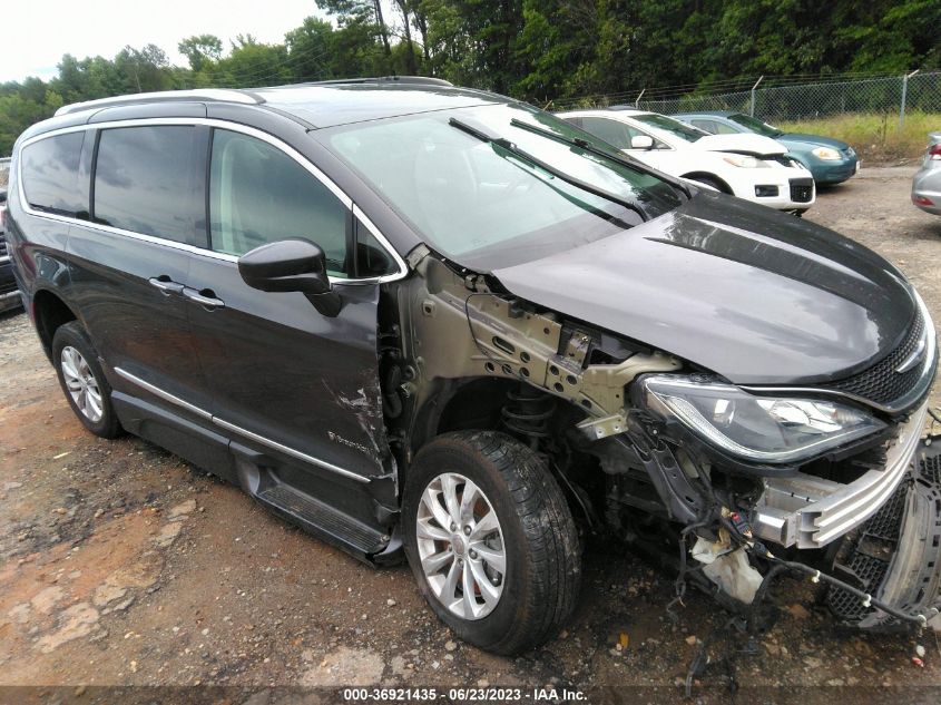 2C4RC1EG9JR111356 2018 CHRYSLER PACIFICA, photo no. 1