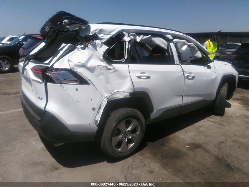 VIN 2T3W1RFV0PW240265 2023 TOYOTA RAV4 XLE