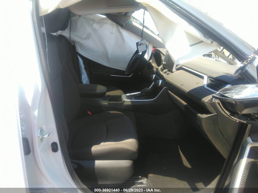 VIN 2T3W1RFV0PW240265 2023 TOYOTA RAV4 XLE