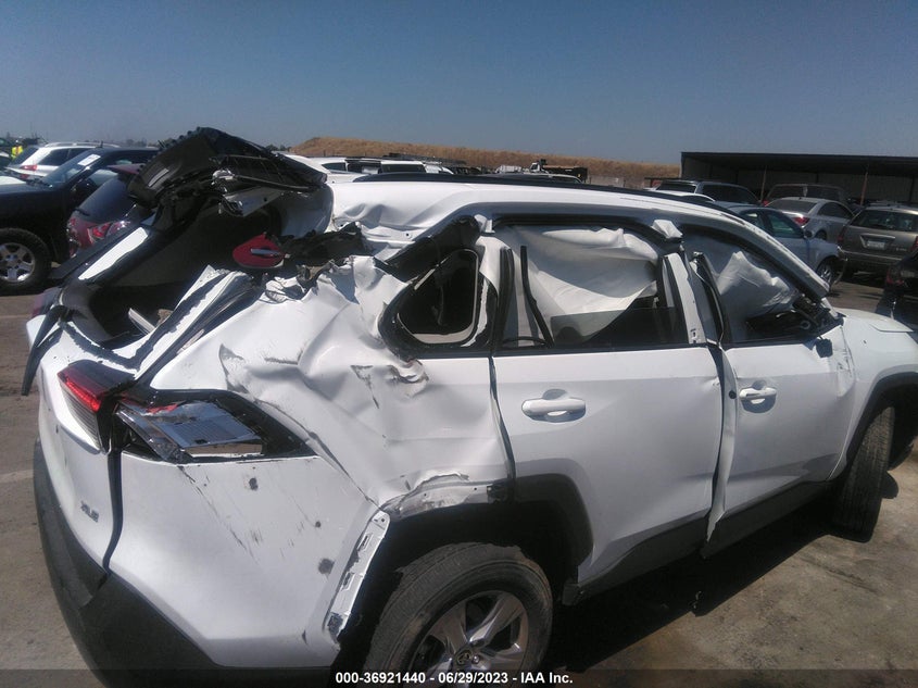 VIN 2T3W1RFV0PW240265 2023 TOYOTA RAV4 XLE