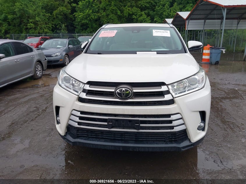 VIN 5TDJZRFH9HS455675 2017 TOYOTA HIGHLANDER XLE