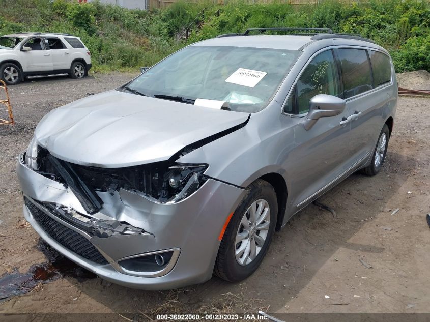 2C4RC1BG5HR764913 2017 CHRYSLER PACIFICA, photo no. 2