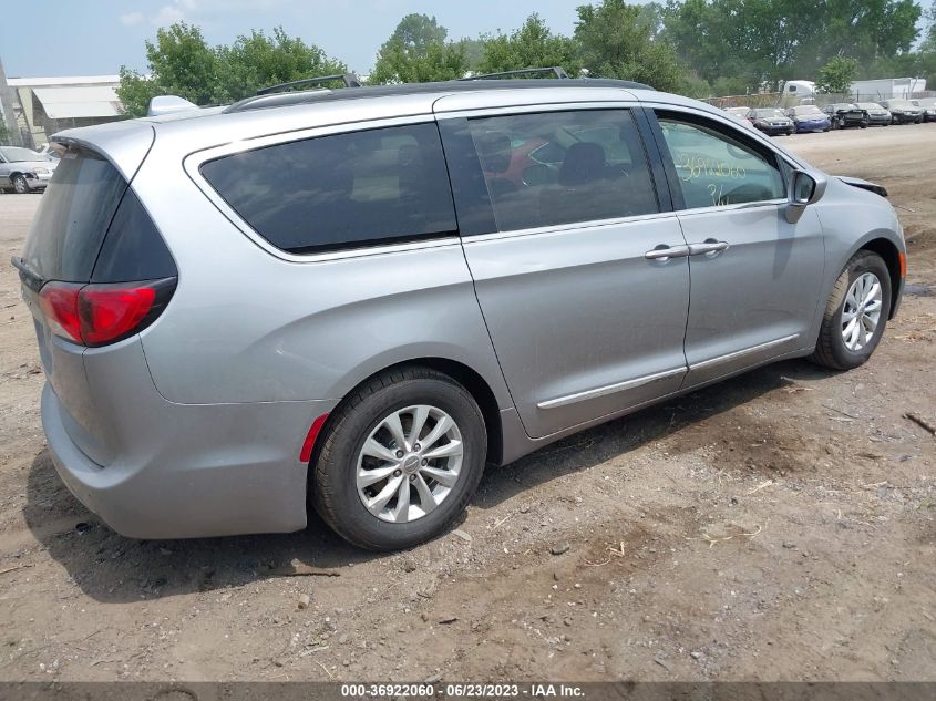 2C4RC1BG5HR764913 2017 CHRYSLER PACIFICA, photo no. 4