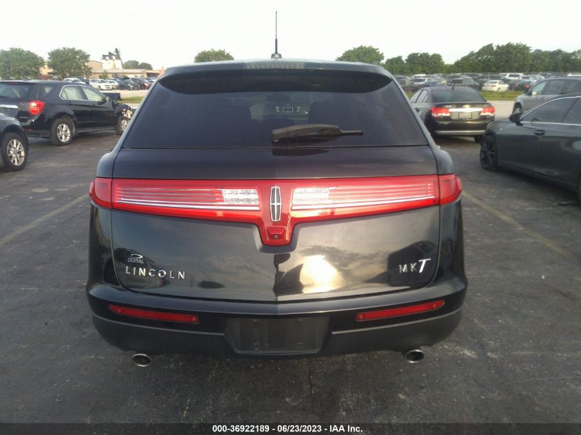 2017 LINCOLN MKT - 2LMHJ5FK5HBL01752