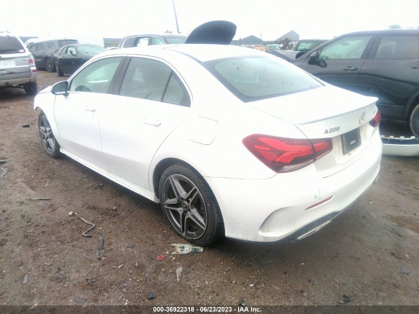 2022 MERCEDES-BENZ A-CLASS A 220 - W1K3G4FB0NJ338336