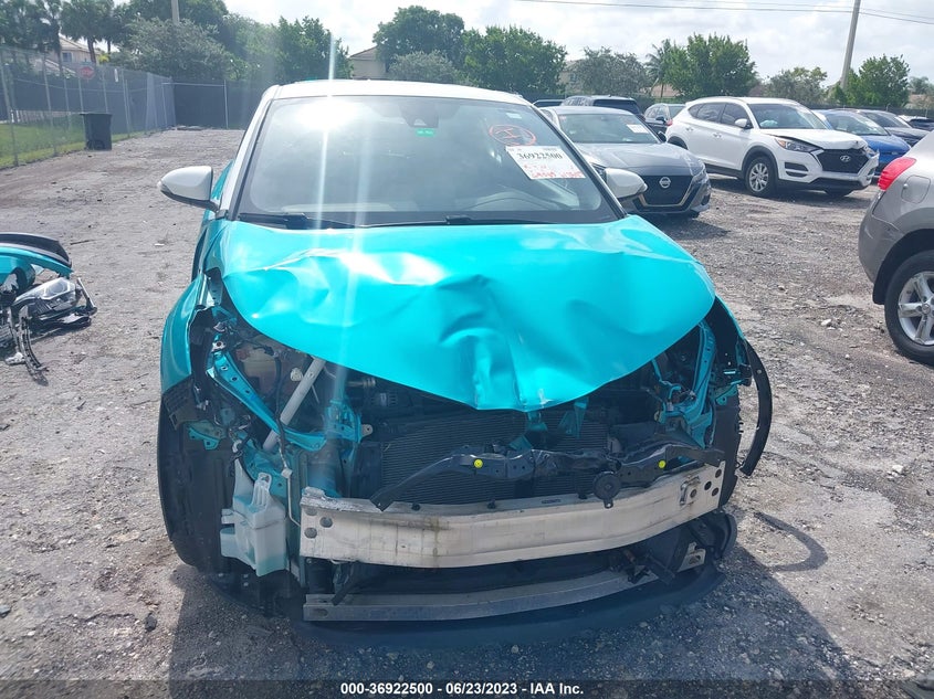 VIN NMTKHMBX5JR062011 2018 TOYOTA C-HR XLE