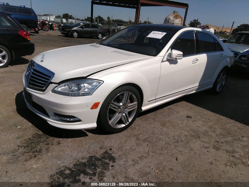 2013 MERCEDES-BENZ S-CLASS S 550 - WDDNG7DB3DA531950