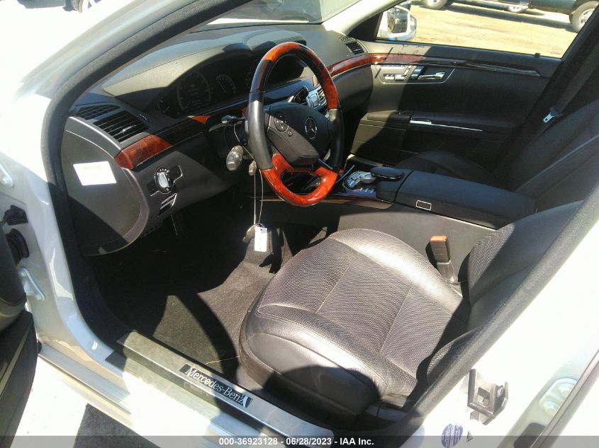 2013 MERCEDES-BENZ S-CLASS S 550 - WDDNG7DB3DA531950