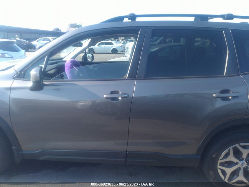 VIN JF2SKAFC2MH555566 2021 SUBARU FORESTER PREMIUM
