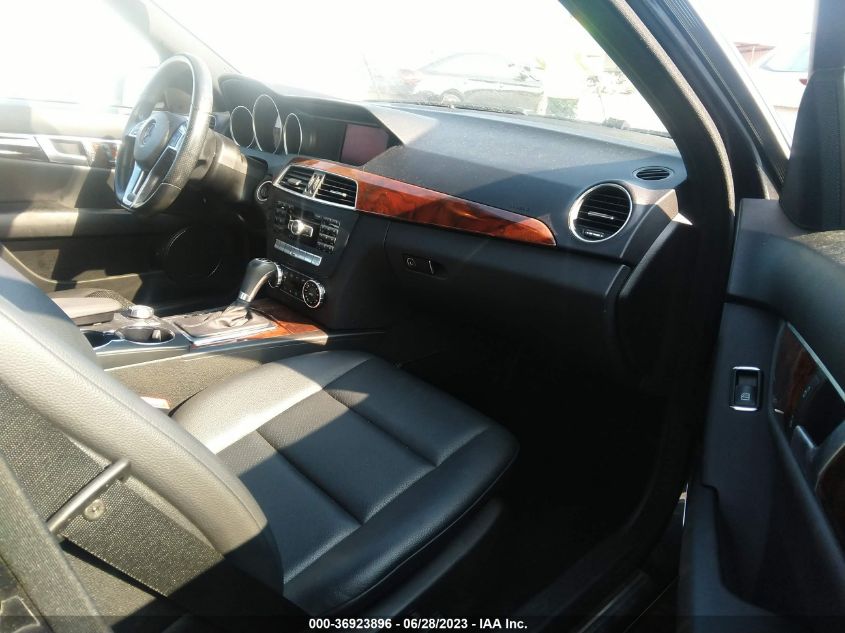 2013 MERCEDES-BENZ C-CLASS C 300 - WDDGF8AB9DR266250
