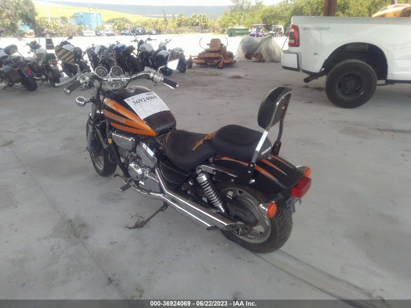 2000 HONDA VF750 C2 JH2RC4333YM500046