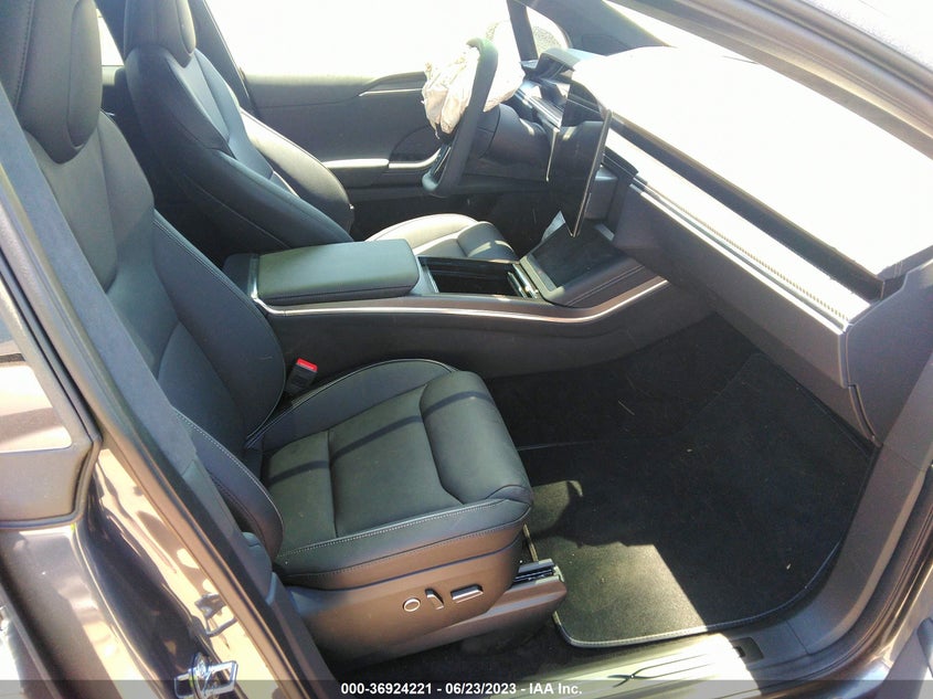 VIN 7SAXCBE66PF399994 2023 TESLA MODEL X PLAID