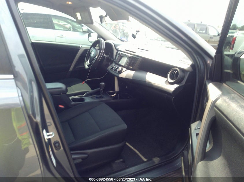 VIN 2T3ZFREV0JW486966 2018 TOYOTA RAV4 LE