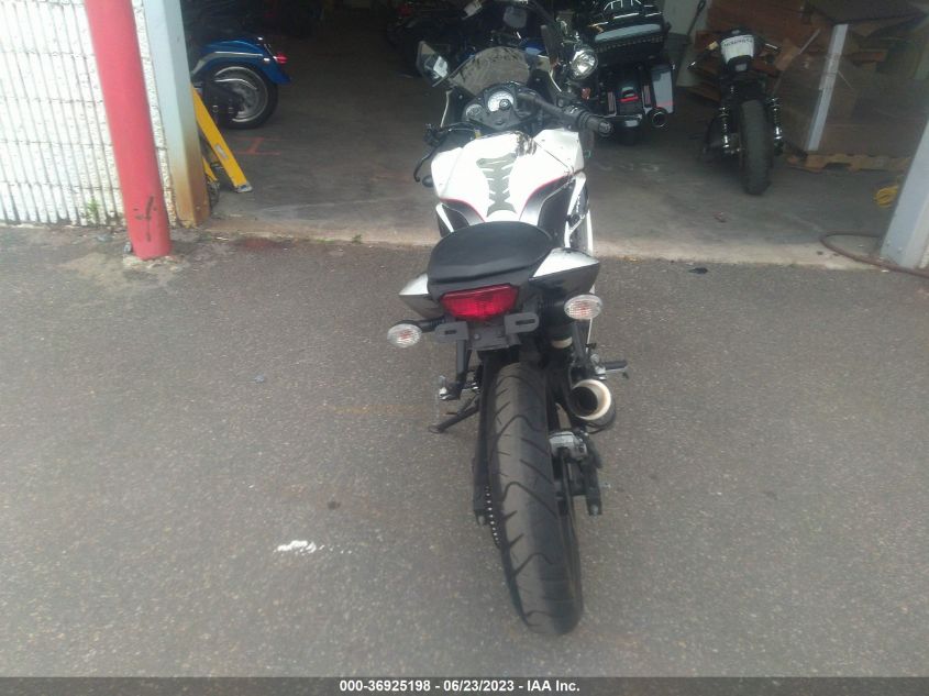 2011 KAWASAKI EX250 J - JKAEXMJ1XBDA84174