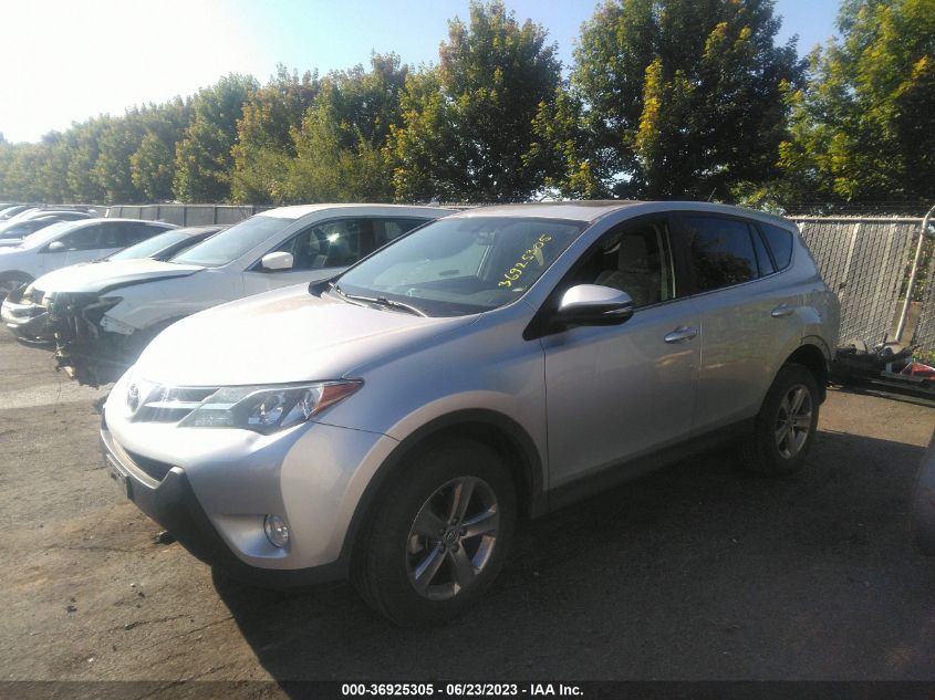 2015 TOYOTA RAV4 XLE - JTMRFREV7FD134956