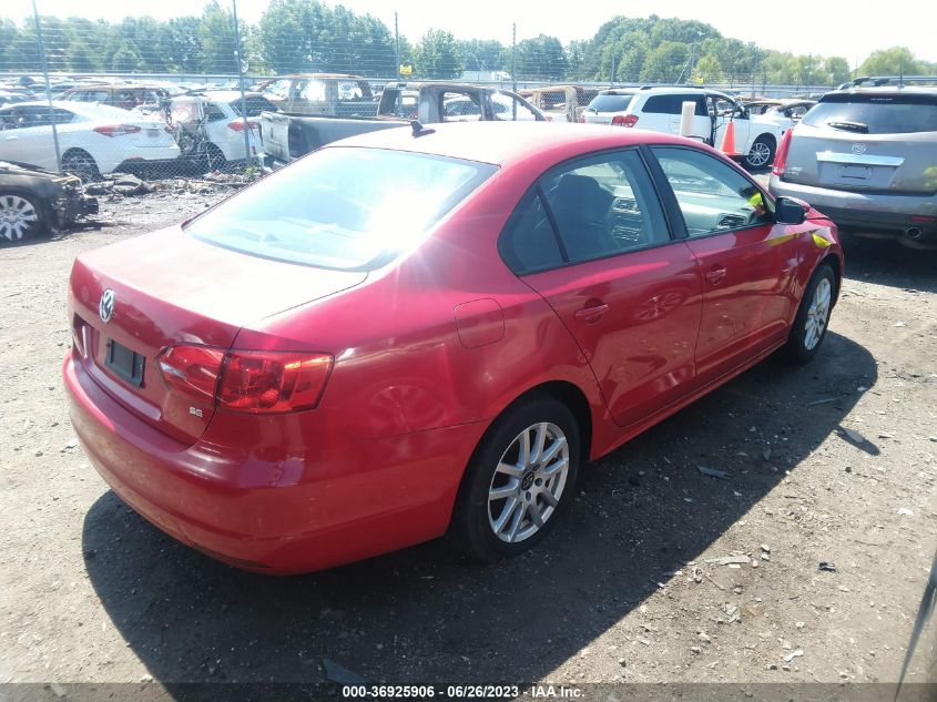 2014 VOLKSWAGEN JETTA SEDAN SE - 3VWD17AJ0EM415853