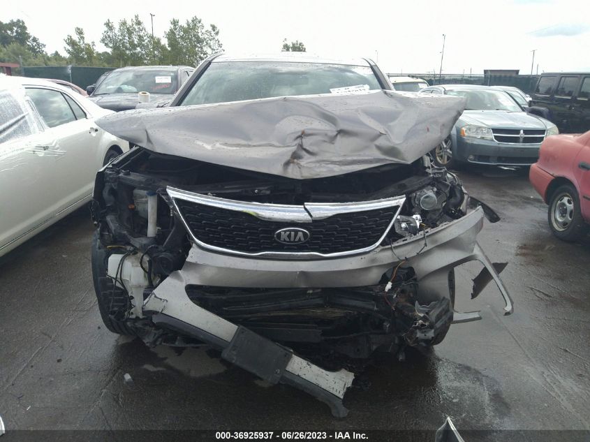 2014 KIA SORENTO LX - 5XYKT3A62EG512090