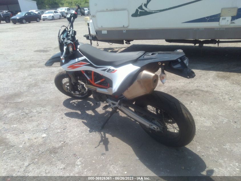 2019 KTM 690 SMC R VBKLSV40XKM754600