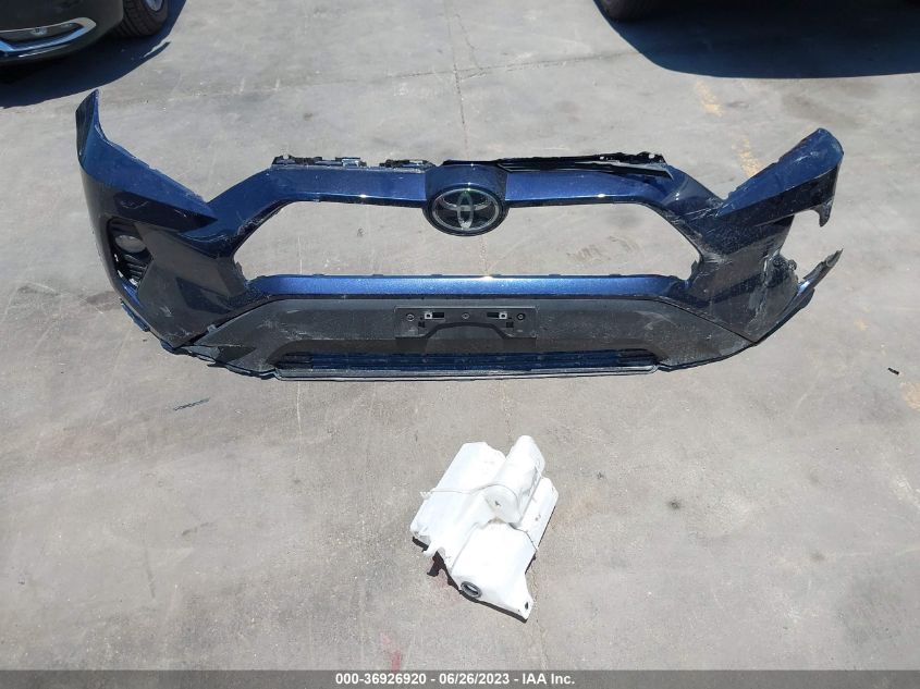 2021 TOYOTA RAV4 XLE - JTMP1RFV0MD077100