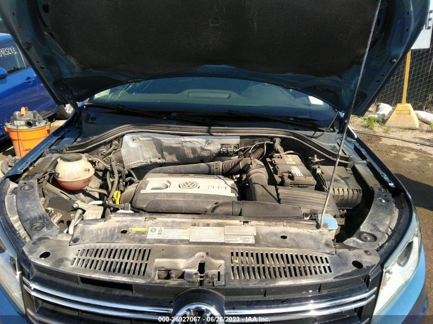 2017 VOLKSWAGEN TIGUAN - WVGBV7AX7HK045804
