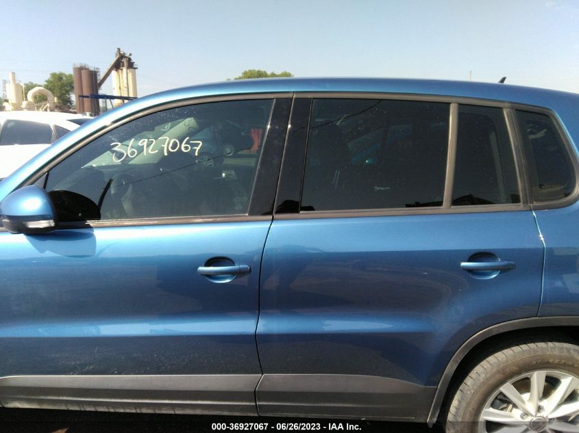 2017 VOLKSWAGEN TIGUAN - WVGBV7AX7HK045804