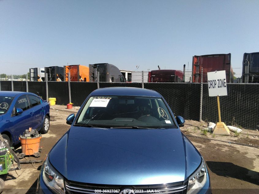 2017 VOLKSWAGEN TIGUAN - WVGBV7AX7HK045804