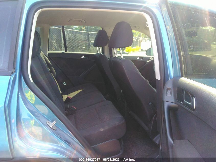 2017 VOLKSWAGEN TIGUAN - WVGBV7AX7HK045804