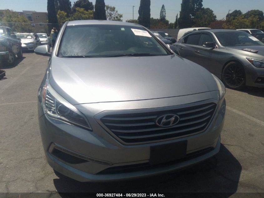 2015 HYUNDAI SONATA 2.4L SE - 5NPE24AF8FH185968