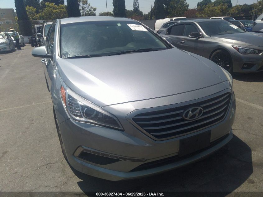 2015 HYUNDAI SONATA 2.4L SE - 5NPE24AF8FH185968