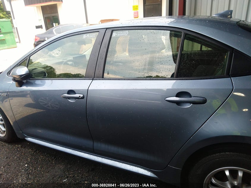 VIN JTDEAMDE5MJ028084 2021 TOYOTA COROLLA HYBRID LE