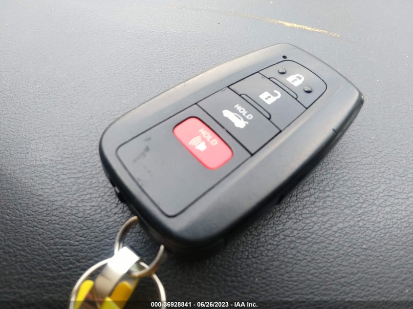 VIN JTDEAMDE5MJ028084 2021 TOYOTA COROLLA HYBRID LE