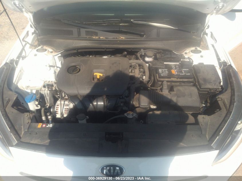 3KPF24AD1ME394196 Kia Forte LXS 10