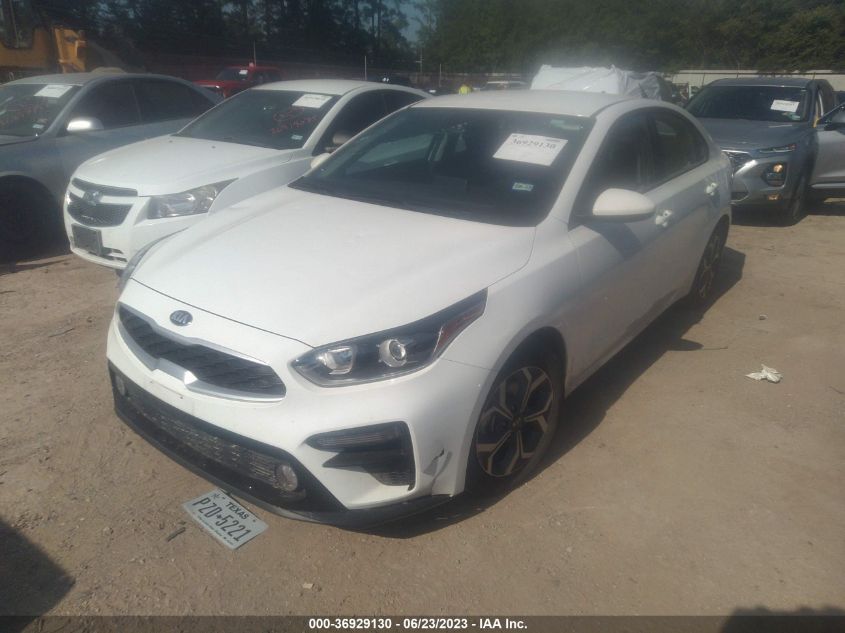 3KPF24AD1ME394196 Kia Forte LXS 2