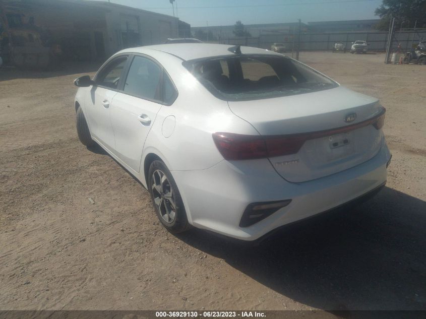 3KPF24AD1ME394196 Kia Forte LXS 3