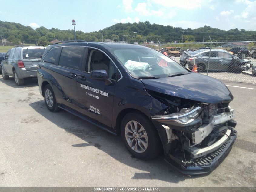 2021 TOYOTA SIENNA LE - 5TDKRKECXMS058343