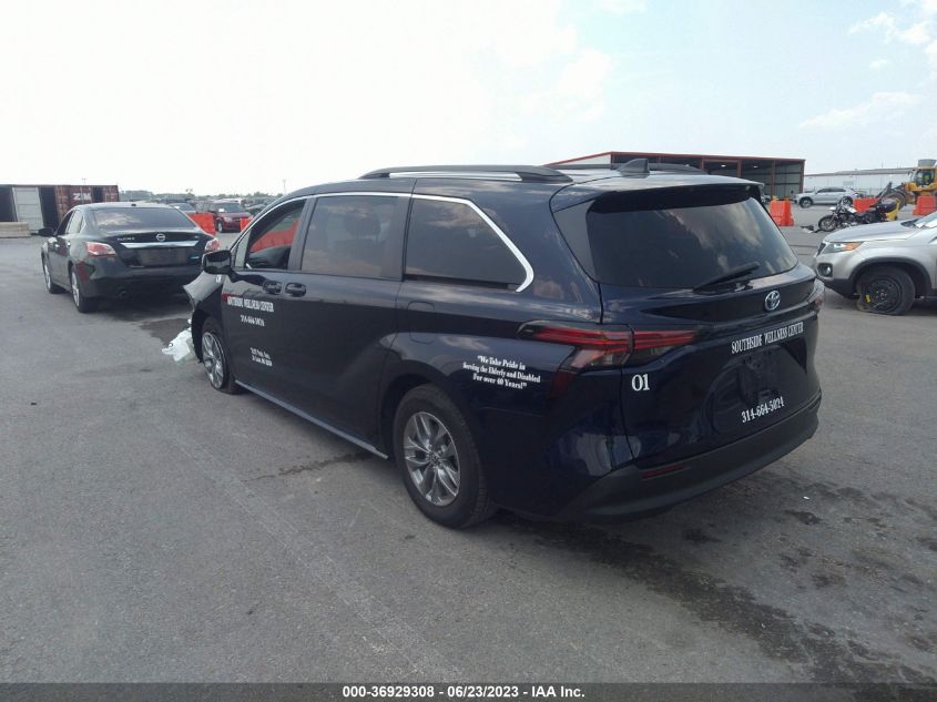 2021 TOYOTA SIENNA LE - 5TDKRKECXMS058343
