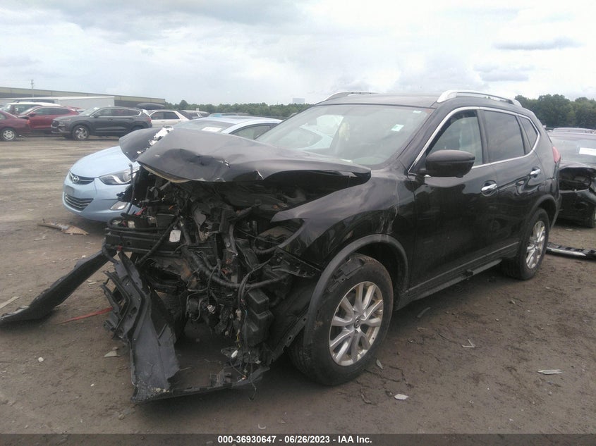 VIN KNMAT2MV1JP588013 2018 NISSAN ROGUE SV