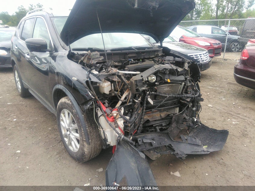 VIN KNMAT2MV1JP588013 2018 NISSAN ROGUE SV