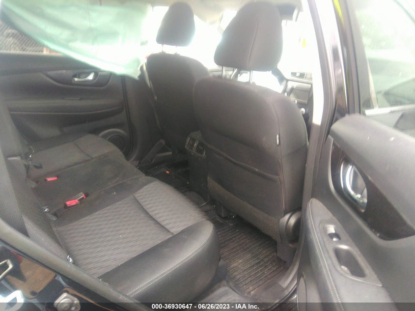 VIN KNMAT2MV1JP588013 2018 NISSAN ROGUE SV