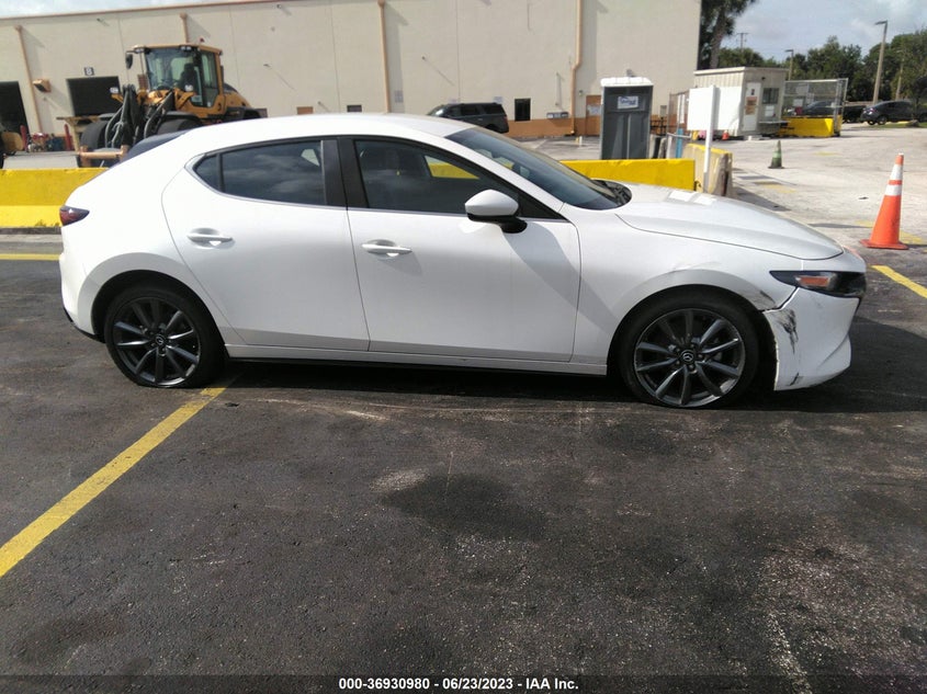 VIN JM1BPAKL7M1337105 2021 MAZDA MAZDA3 HATCHBACK SELECT